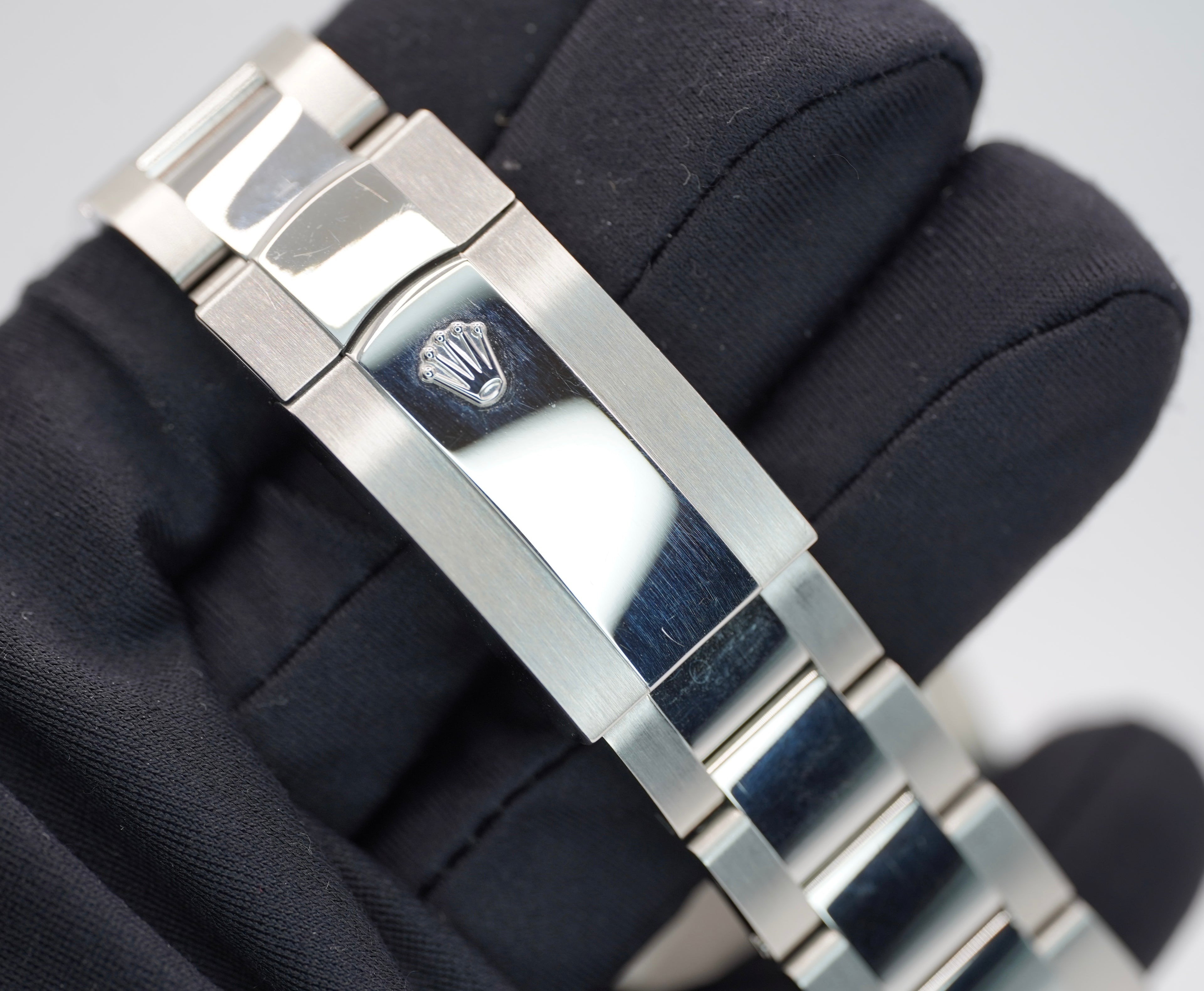 Rolex SkyDweller White Dial on Oyster 326934