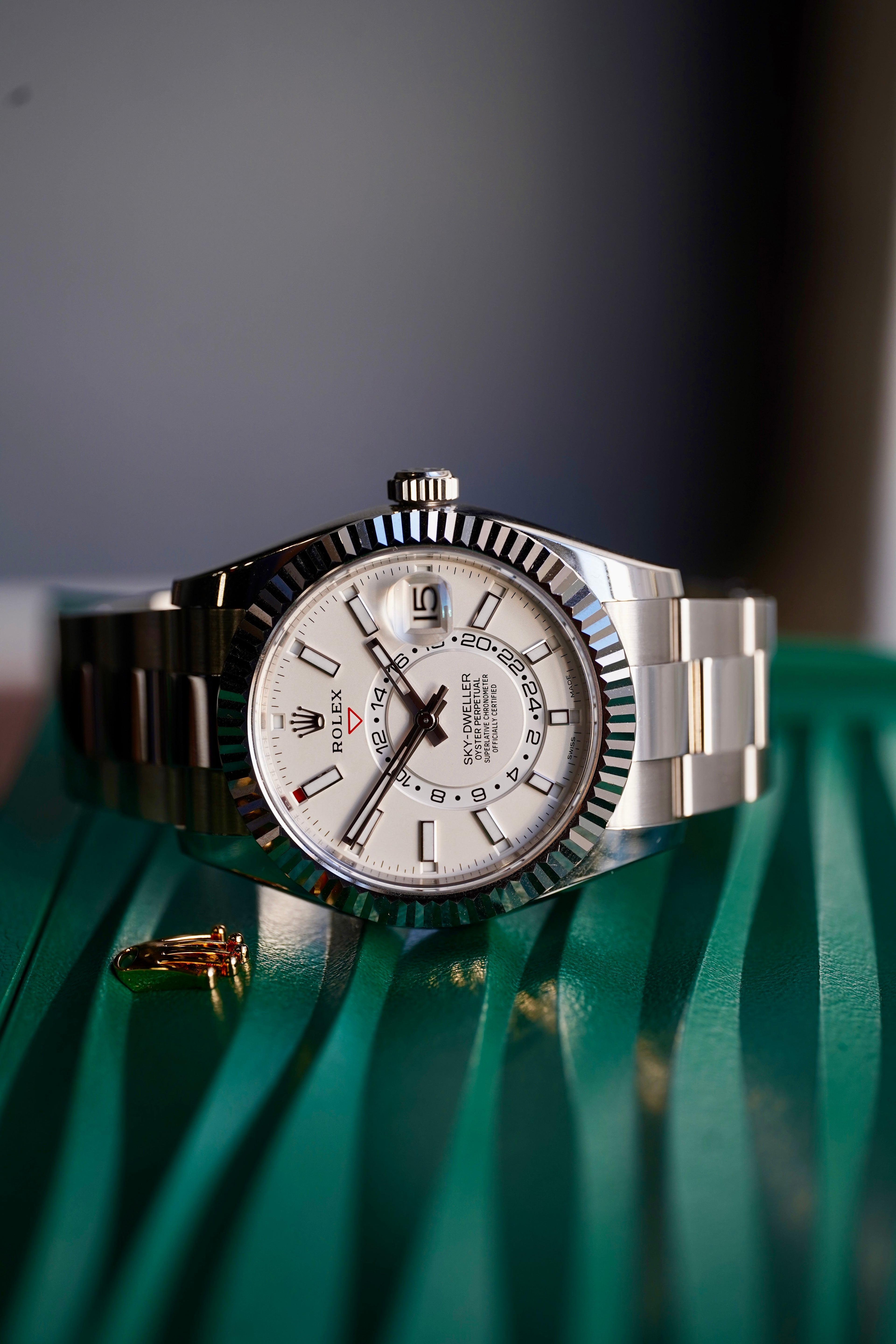 Rolex SkyDweller White Dial on Oyster 326934