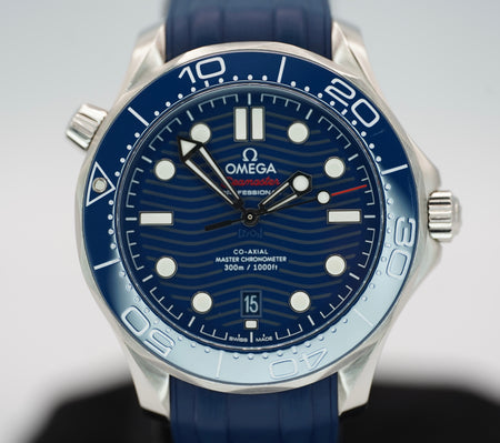 Omega Seamaster Diver 300M Co-Axial Master Chronometer Blue Dial on Rubber Strap 210.32.42.20.03.001