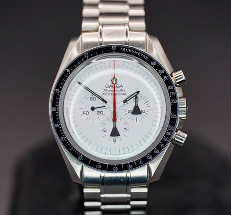 Omega Speedmaster Dial on 311.32.42.30.04.001