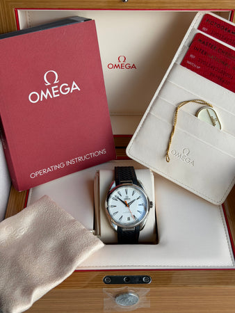 Omega Seamaster Aqua Terra White Dial on Rubber 220.12.41.21.02.001 Complete 2023