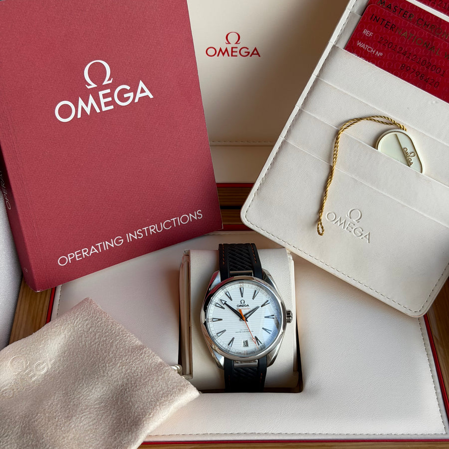 Omega Seamaster Aqua Terra White Dial on Rubber 220.12.41.21.02.001 Complete 2023